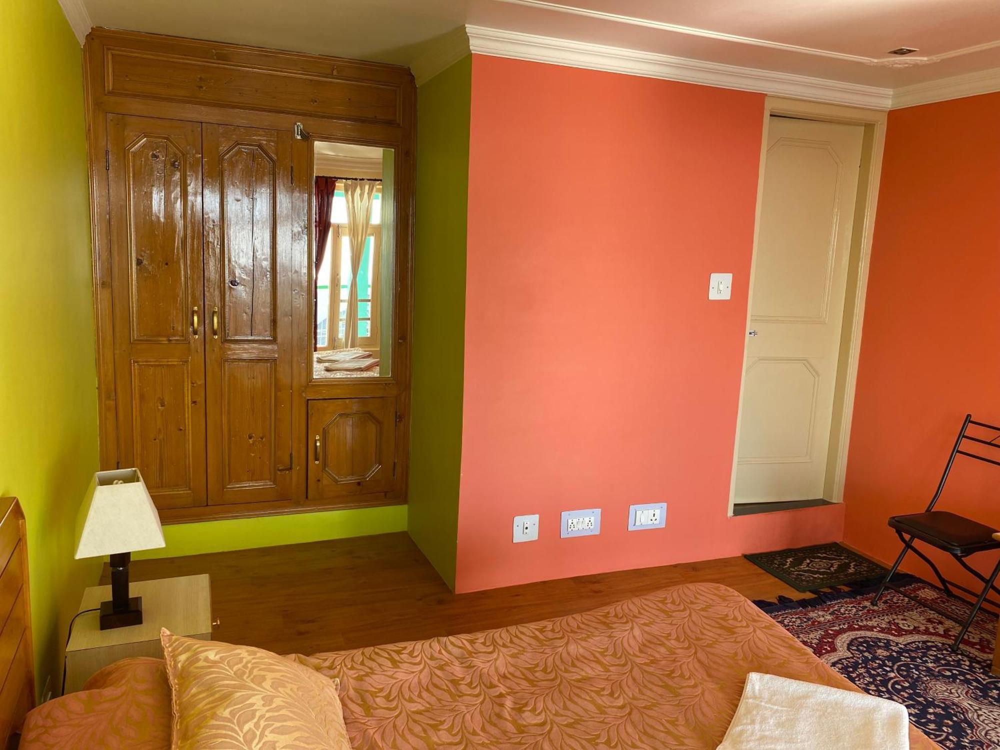 Jagatram Niwas Guesthouse Dharamkot Dharamshala Esterno foto