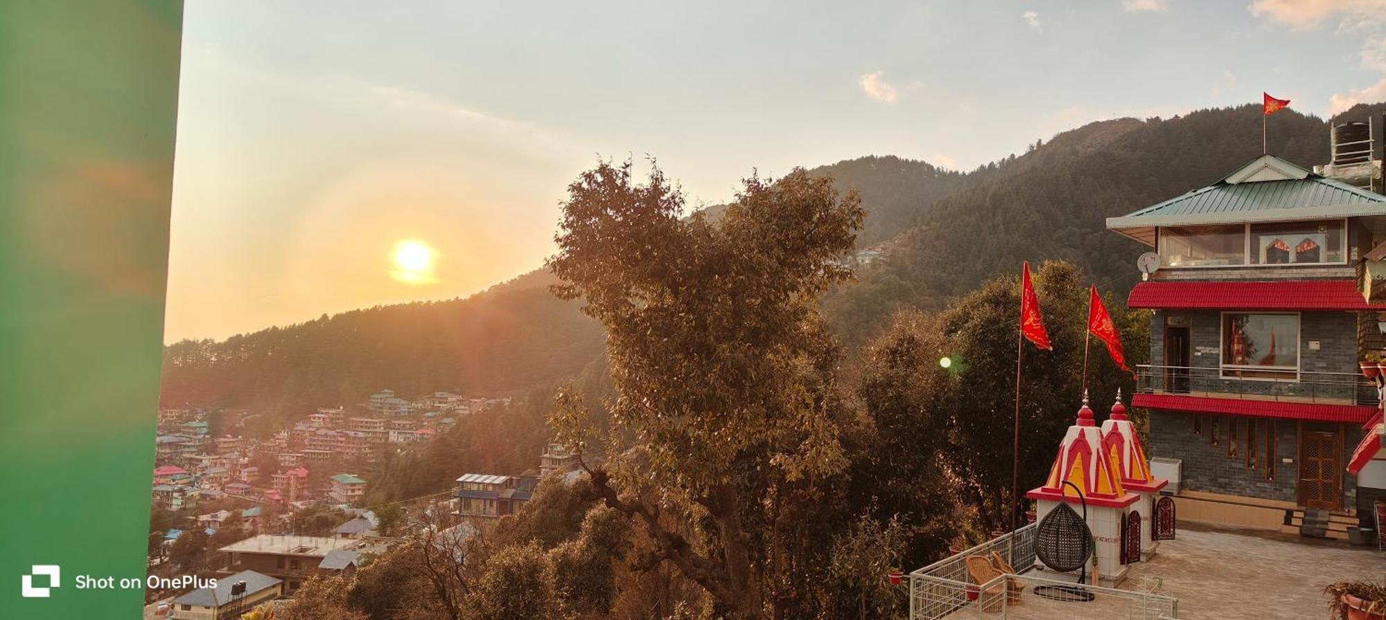 Jagatram Niwas Guesthouse Dharamkot Dharamshala Esterno foto
