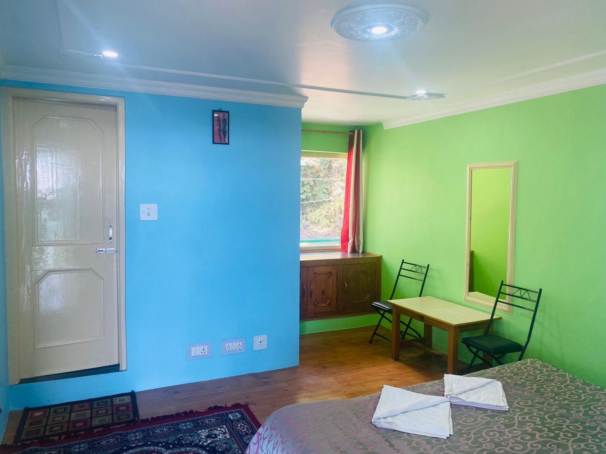 Jagatram Niwas Guesthouse Dharamkot Dharamshala Esterno foto